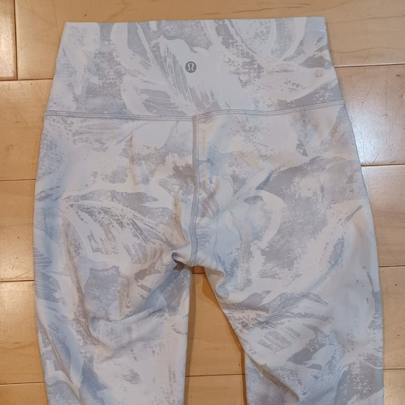 Lululemon Wunder Under High-Rise Tight 25" *Full-On Luxtreme Tropical Shadow 6 - Picture 10 of 10